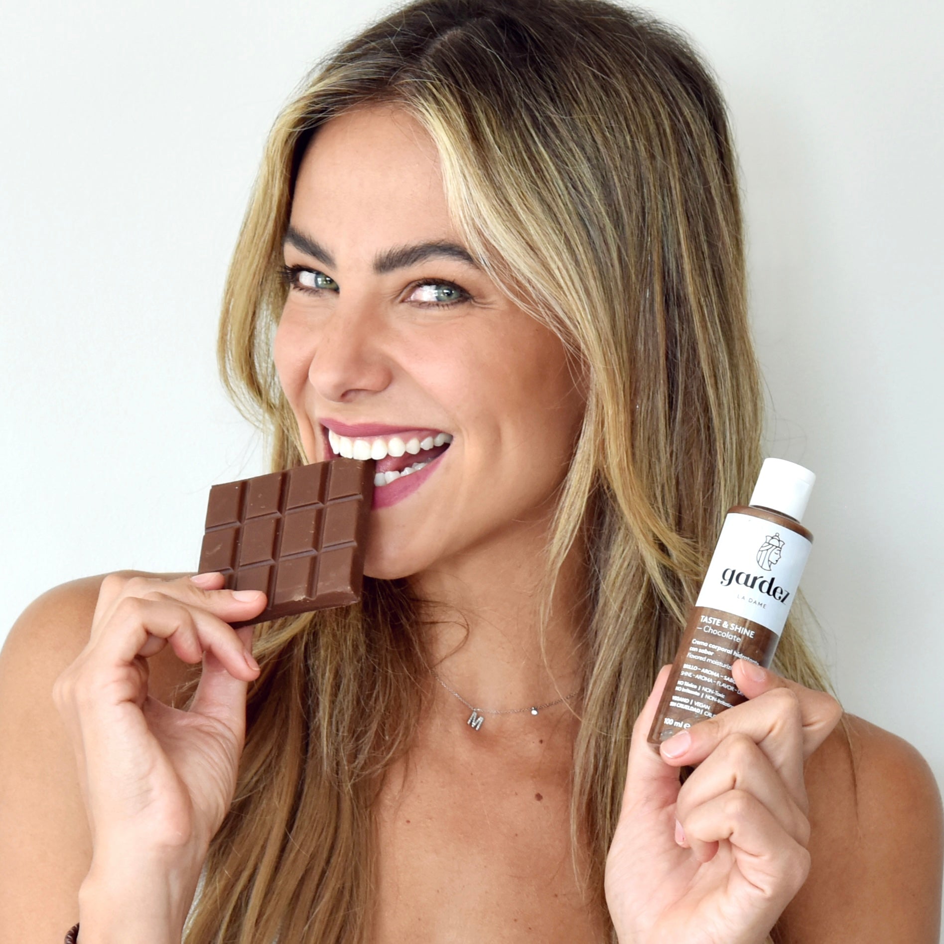 - Taste & Shine Chocolate 🍫Crema Hidratante Chocolate Brillante